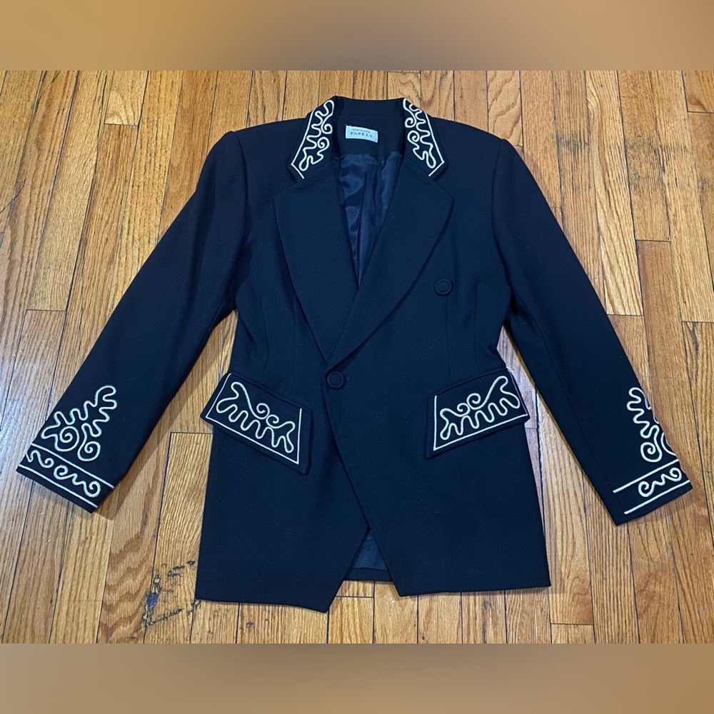 Vintage Adrianna Papéll– 100% wool exterior
